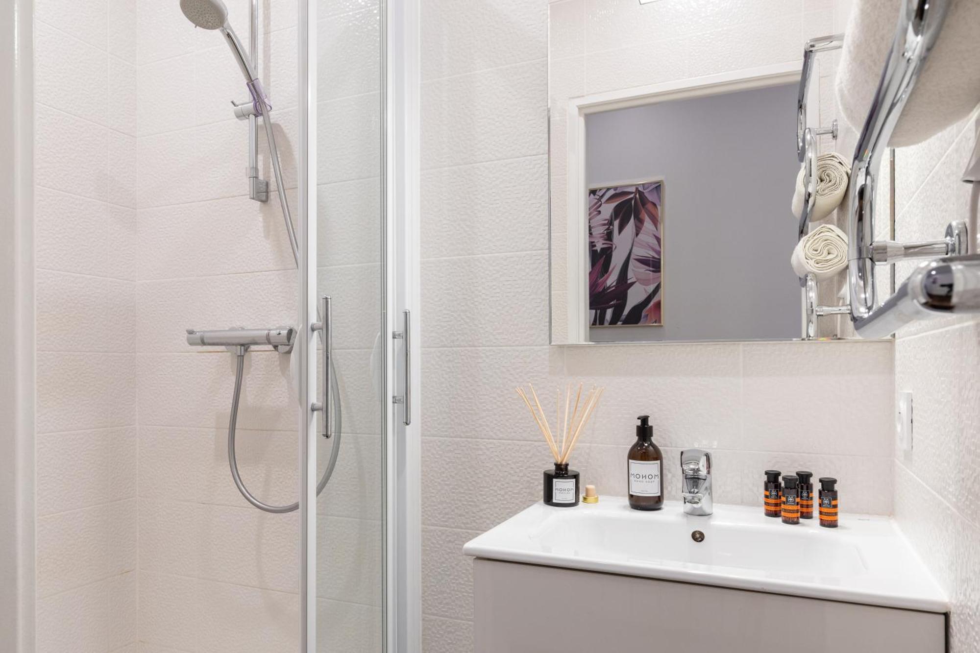 Ferienwohnung MOHOM - Berges du Rhône Lyon Zimmer foto